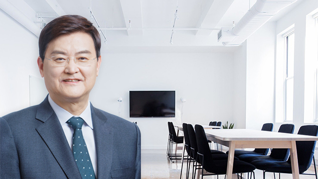 국민경제자문회의부의장 이근 국민경제자문회의부의장 이근
